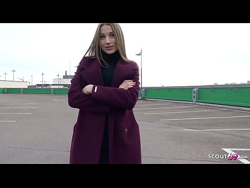❤️ VĀCU SKAUTS IR SAPNIS, PIESKARAS STEELE, AUTOSTĀVVIETA TELLTALE UN SEXY PAR NAUDU ☑ Porno pie mums